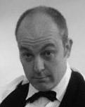 7 CAST BIOS Ian Hayles Dame Trott Ian is overjoyed to be working with Pendle Productions for the third year running and is looking forward to his first performance on the stage of the Thwaites Empire.