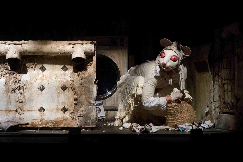 Les Antliaclastes are a puppet theatre company based in Maillet, France. The company is under the direction of Patrick Sims, founder and former creative director of Buchinger s Boot Marionettes.
