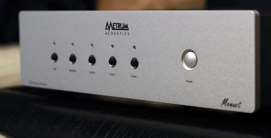 Metrum Acoustics Menuet Non-Oversampling Digital to Analog Converter REVIEW BY: PARIS KOTSIS pariskotsis@gmail.com How important is the source in a sound system? And the driver in a car!