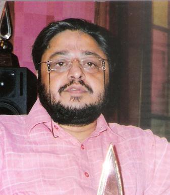 THE OFFICIAL CATALOGUE RAJAT KAMAL AWARD WINNERS SATISH PANDE Satish Pande has worked as cameraman for Delhi Doordarshan and shot more than 150 episodes of Indian TV s first commercial serial, Hum