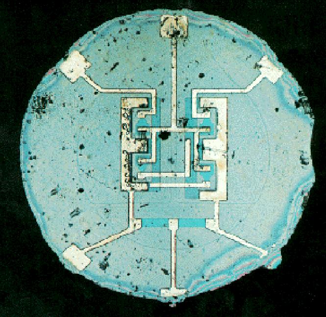 9 IC History First functioning Silicon planar IC chip (All components on a single Silicon crystal)