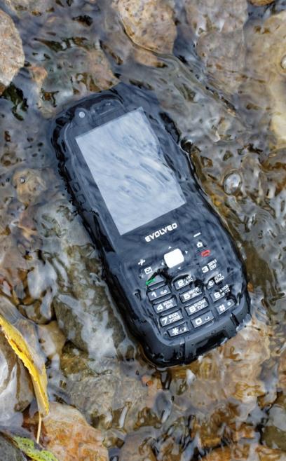 sau caldă, ori chiar în condiţii de umiditate. Telefonul este rezistent la apă, la noroi, la zăpadă, la temperaturi ridicate sau scăzute, la praf ori la operarea în condiţii dure.