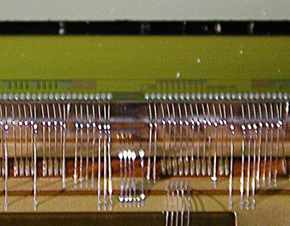 Wire Bonding on Bus and Ladder 300µmAGND 300µmVVDA SIGNALS
