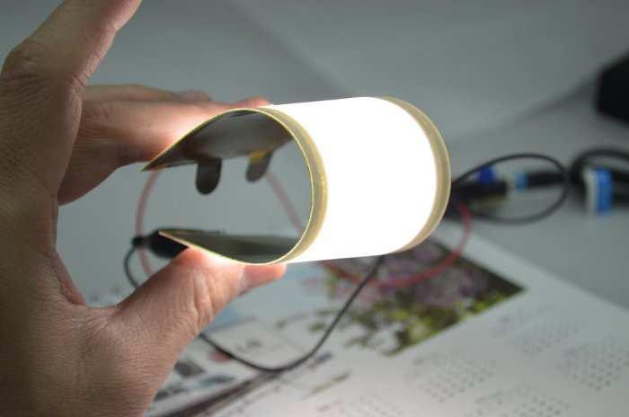 American Journal of Optics and Photonics 2014; 2(3): 32-36 33 flexible OLED is based on a flexible substrate which can be plastic, metal or flexible glass.