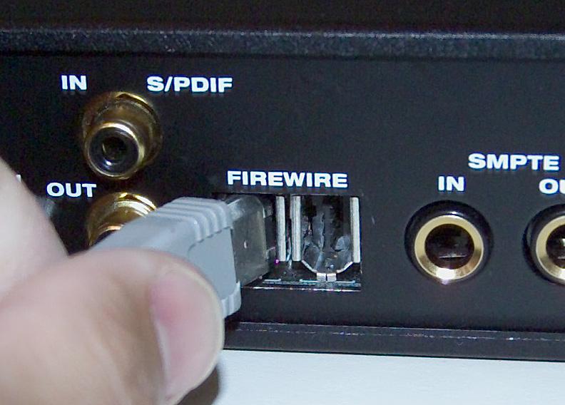 CONNECT THE 828MKII INTERFACE 1 Plug one end of the 828mkII FireWire cable (included) into the FireWire socket on the computer as shown below in Figure 4-1.