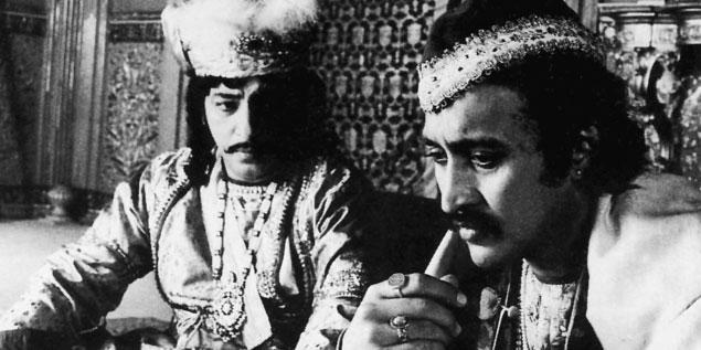 [AHISTA SHATRANJ KE KHILADI THE CHESS PLAYERS Satyajit Ray Indija/India 1977 re`ija/directed by: Satyajit Ray Satyajit Ray po knji`ni predlogi/ based on a short story by: Munshi Premchand