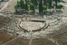Theatre Buildings and Practices 25 Orchestra Retaining Wall Temple Theatre of the 400s BCE This conjectural reconstruction of the early Theatre of Dionysus (left) shows audience area, orchestra, rock