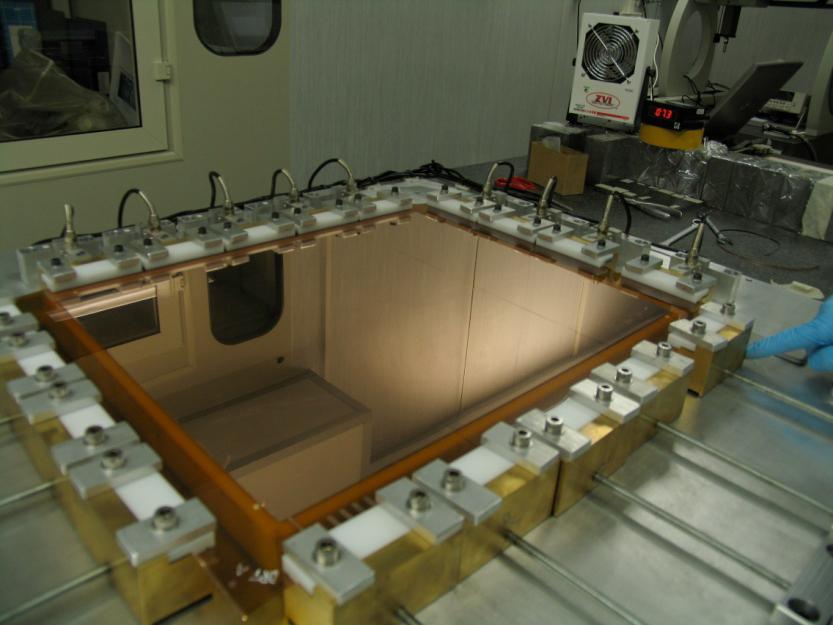 GEM R&D and assembly facility at UVa The mechanical stretcher Use for stretching GEM foil and glue it to spacer frames