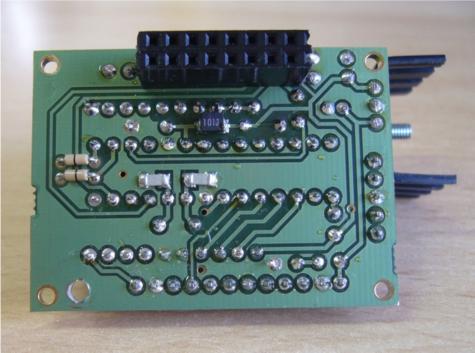 SMD components are already installed and there are no hard-to-install parts on the kit.