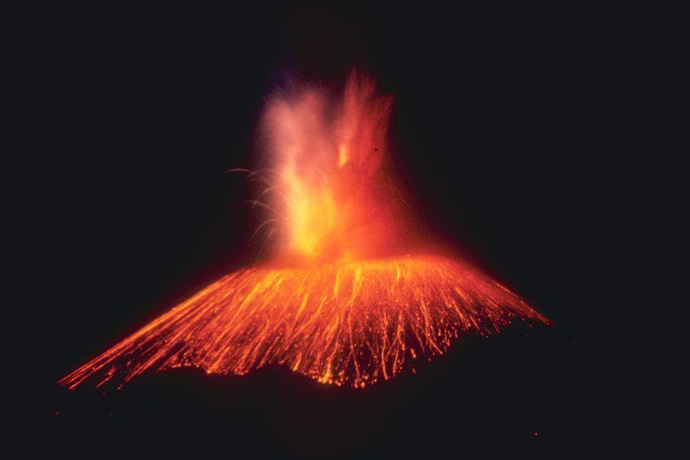 This illustrates the need for both a wider colour gamut and a higher dynamic range, as stated by Kunkel and Daly 24, who quote an example of a volcano at night, such as that illustrated in Figure 21