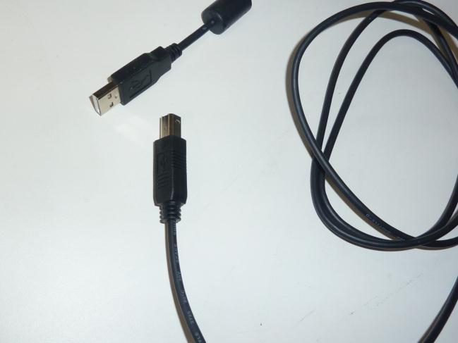 2.1.2) USB2.0 Cable and Cable Driver You will need a USB2.0 cable as shown below to use with Aurora Installer Software. This cable is not supplied with the inverter.