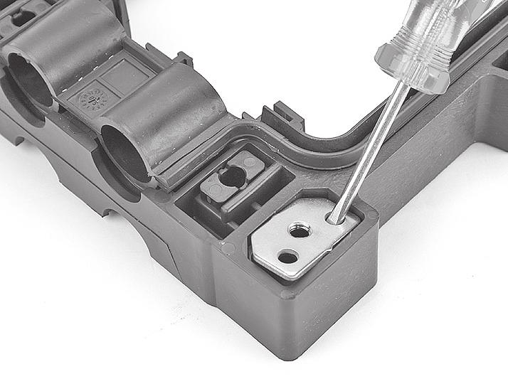 12.2 The tray support can be installed in the closure base or any of the cable addition kits.