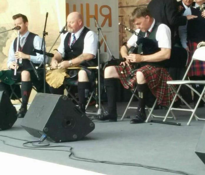 chanter being pitched in the region of e flat. The key change is another reason that pipers, as mentioned earlier have turned to other instruments to widen their musical options.