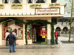 Today s visit is to the town of Oberammergau itself, known as the home of a long tradition of woodcarving.