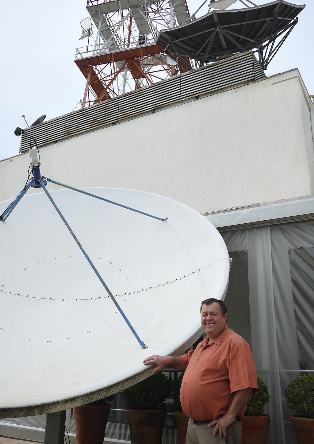 This is Nivaldo da Silva. He is the Sao Paulo region s satellite specialist when it has to do with the precise alignment of satellite antennas.
