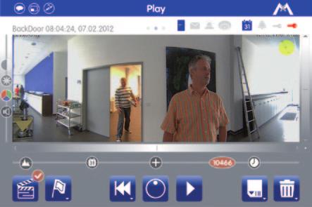 It is also possible to retrieve voice mailbox messages, live images and recordings from all integrated MOBOTIX Door Stations and cameras.