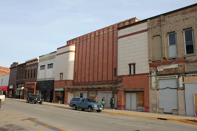SITE ANALYSIS The Capri Theatre and the Capitol Theatre stand side by side at 229 and 231 E. Main Street in the heart of downtown Ottumwa.
