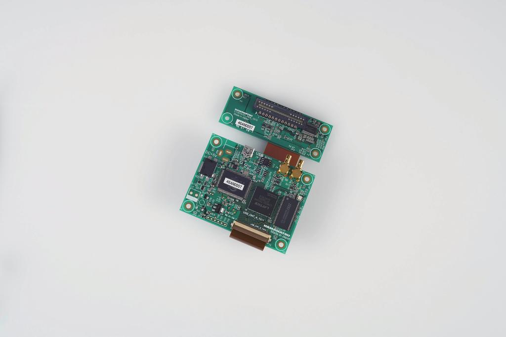 Driver circuit for CMOS linear image sensor C13015-01 For CMOS linear image sensor S11639-01, etc. The C13015-01 is a driver circuit developed for Hamamatsu CMOS linear image sensor S11639-01, etc.
