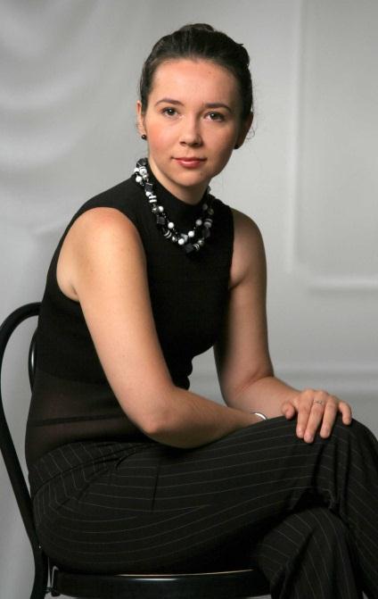 ANNA STARZEC-MAKANDASIS CONCERT PIANIST DOCTOR OF MUSICAL ARTS ADIUNCT OF CHAMBER MUSIC DEPARTMENT AT THE I. J.