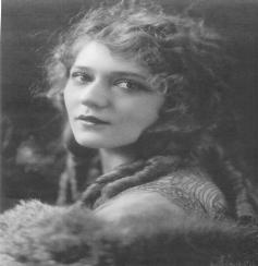 42 Well-known and Unknown Makers IN THE ART FILMS COMPETITION MARY PICKFORD 83 min.