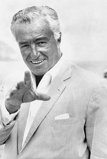 Director : Vittorio De Sica Brief Background Born into poverty in Sora, Lazio (1901), he began his career as a theatre actor in the early 1920s Four of the films he directed won Academy Awards: