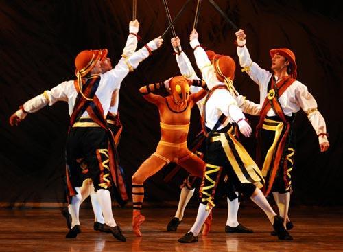 GCSE Dance Set Piece - Appreciation and critical analysis Cotswold Morris Dance Ref: AQA Dance Spec 4230 from June 2014 This section of the resource is aimed at linking the experiential learning of