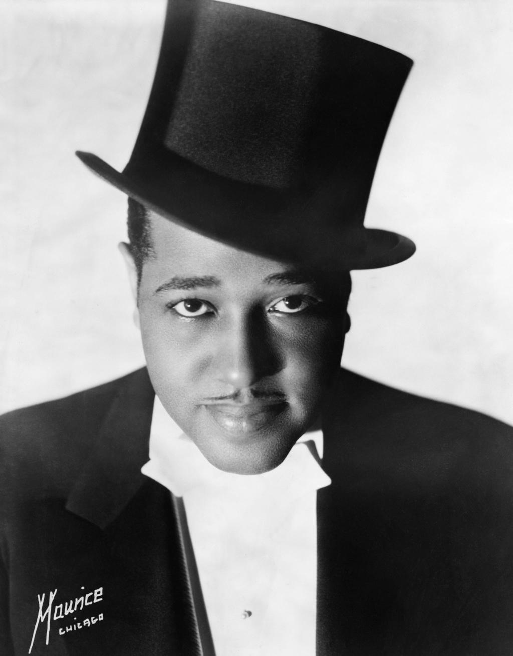 Duke Ellington Fun Facts Duke Ellington 1) He was pictured on a 22 US commemorative postage stamp in the Performing Arts series on the 97th anniversary of his birth.