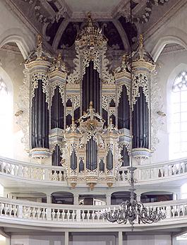 renowned organ builder Gottfried Silbermann. Opportunity to play the organ and talk with the organist afterwards. Balance of the day is free for your own interests.