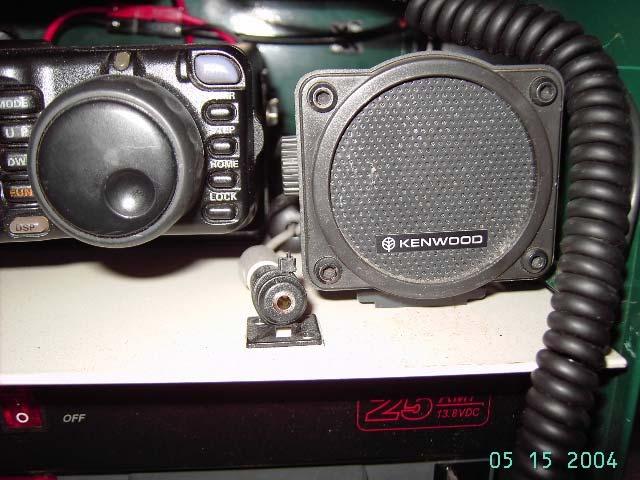 Here is the speaker, a Kenwood, stuck with it s magnet to the metal shelf of the box.
