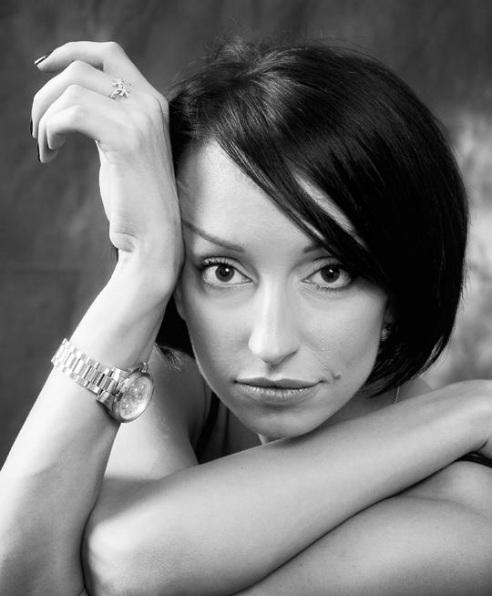 NINA ZMIEVETS Born 11 February 1982 in Kiev (Ukraine) 2000 graduated from the Kiev State Choreographic School 2000-2003 a soloist with the Eifman Ballet, St.