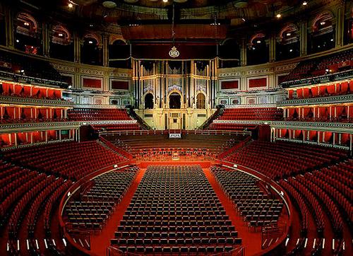BRAHMS - Tragic Overture Inspired by the Great Exhibition of 1851, Queen Victoria s Prince Consort Albert conceived a Central Hall to promote the understanding and appreciation of the arts and