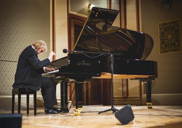 piano at the Jaroslav Ježek Conservatory.