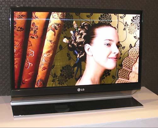 Ready When You Are LG Displays 15-inch OLED Super-thin HDTV monitor High color saturation Excellent