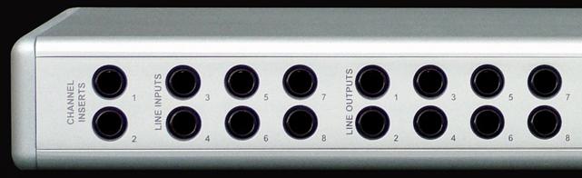 The input and output connections can be used with balanced or unbalanced cables via the ¼ connectors. By default, the inputs and outputs are set to receive or send a +4dBu signal.