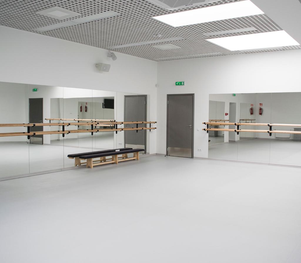 Dance studio Rehearsals, performances Dance studio: 91, 62 sq. m. With auxiliary spaces: 130,87 sq. m. The spacious dance studio has the newest sound equipment, comfortable dressing rooms, showers and modern air conditioning system.