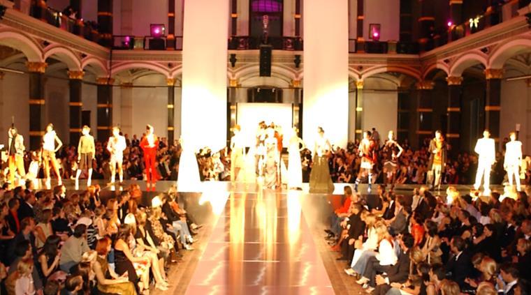 Atrium with a fashion show, Moët &
