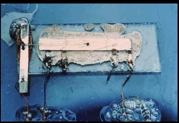 1958 Invention - First Integrated Circuit (IC) Prior to the invention of the IC there were limits on the size of transistors. They had to be connected to wires and other electronics.