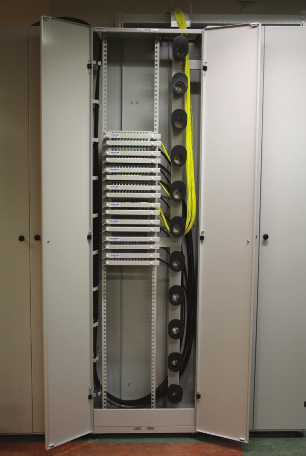 Optical fibre cables in urban area network access nodes In urban area network access nodes, the optical fibre patch panels of the other end of cables coming from indoor joint cabinets are recommended