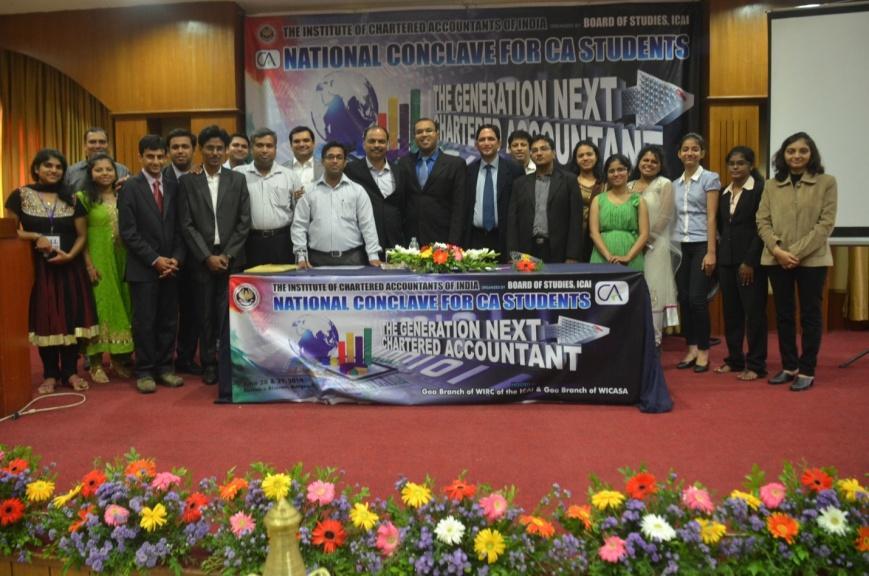 Group Photograph of the Organising Committee, faculty and paper presenters at the National