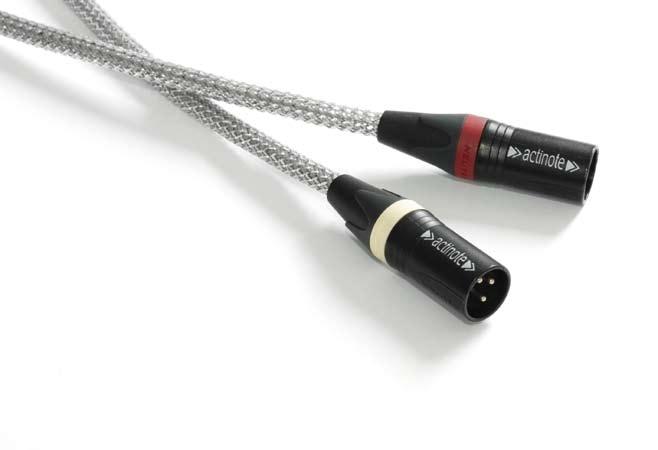 Using symetric technology, the MXE cable ensures a better definition of micro information and a truer musical image.