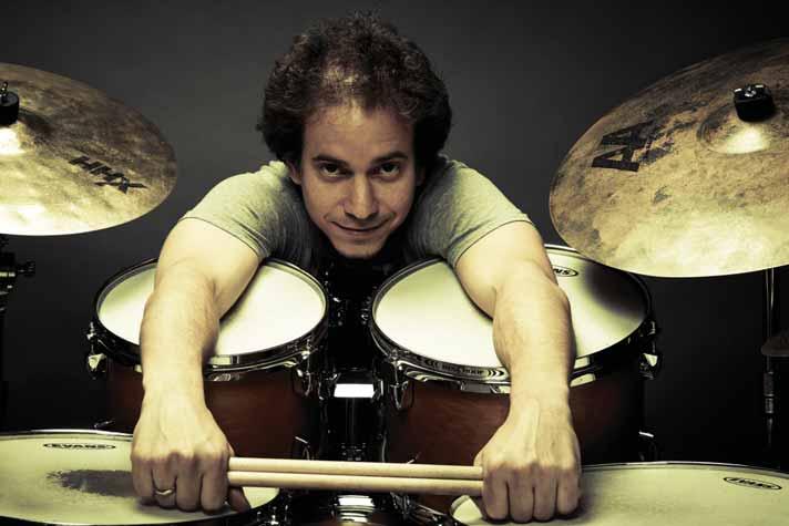 Woodshed MASTER CLASS BY DAFNIS PRIETO HENRY LOPEZ Dafnis Prieto Rhythmic Independence & Musicality on the Drum Set It is hard to imagine a pattern played on the drum set that does not require a