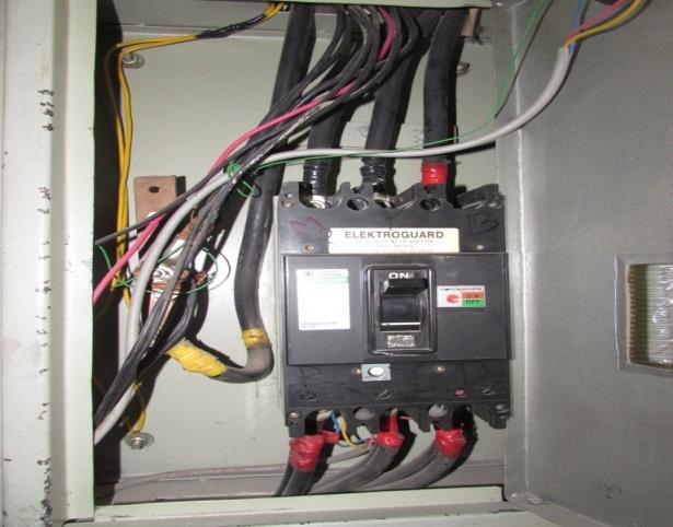 Distribution cables FINDING NO: E- 21 Phase barrier/separator not installed (typical issue).