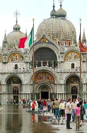 VENICE EXTENSION PROGRAM Sunday, July 5 Transfer to Tronchetto Pier Sail to Venice Guided visit of the historical center of Venice