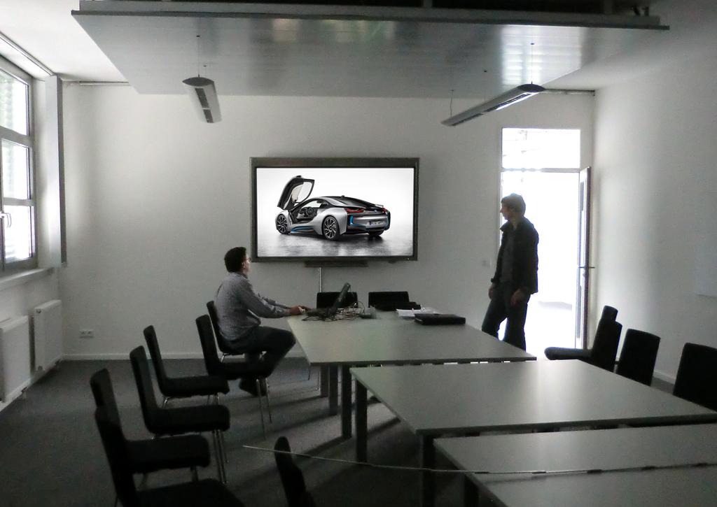 CASE STUDY High quality and versatile displays at the BMW Group Major companies such as the BMW Group require presentation equipment that can be used in a variety of environments from manufacturing