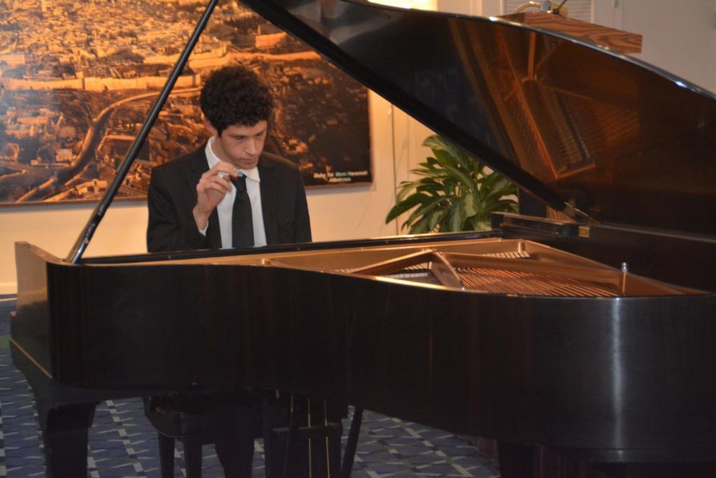 Monday evening, hosted by the Embassy of Israel under the auspices of the Embassy Series. His concert highlighted both formidable virtuosity and stylistic sensitivity.