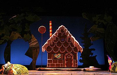 HANSEL AND GRETEL TEACHER RESOURCE GUIDE This guide is intended to prepare you and your students for the upcoming performance of the adapted opera, Hansel and Gretel.