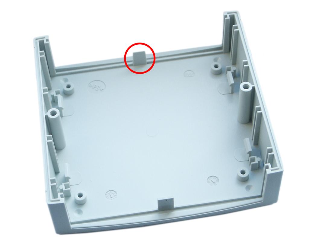 4. The highlighted bracket on the front side of the bottom case part should be broken off, as it will interfere with the optional modules. 5.