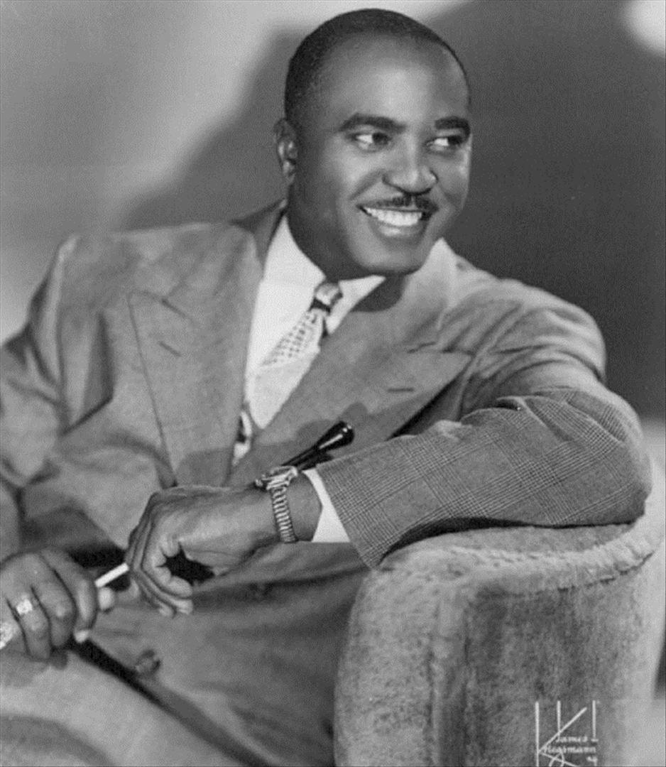 Jimmie Lunceford (1902 1947) Sleepy Time Gal First chorus: Corny straight delivery in the beginning.