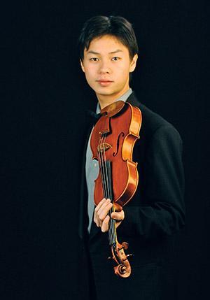 Vancouver BC In just over a week the Vancouver Symphony Orchestra will welcome Victoria-born violin prodigy Timothy Chooi to its stage performing one of Bruch s greatest works, his wildly popular