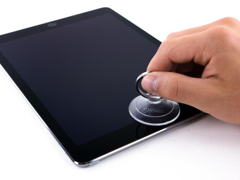 Step 7 Place a suction cup over the ipad's front-facing camera and press down to create a